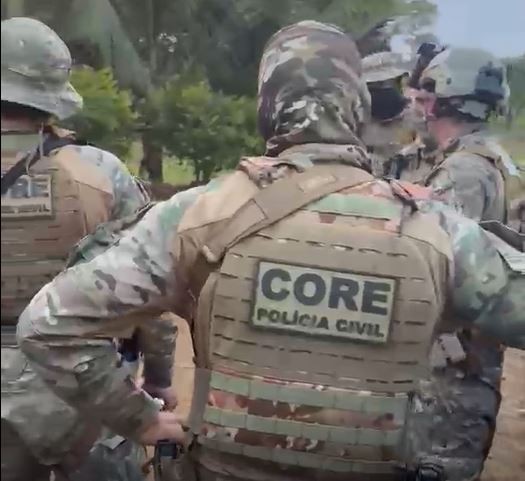 Homem investigado por morte de policial paraibano morre durante troca de tiros com a polícia, no Acre