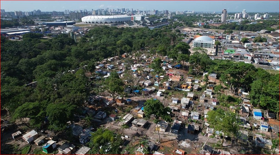 Ocupação irregular no bairro Alvorada em Manaus  — Foto: William Duarte/Rede Amazônica