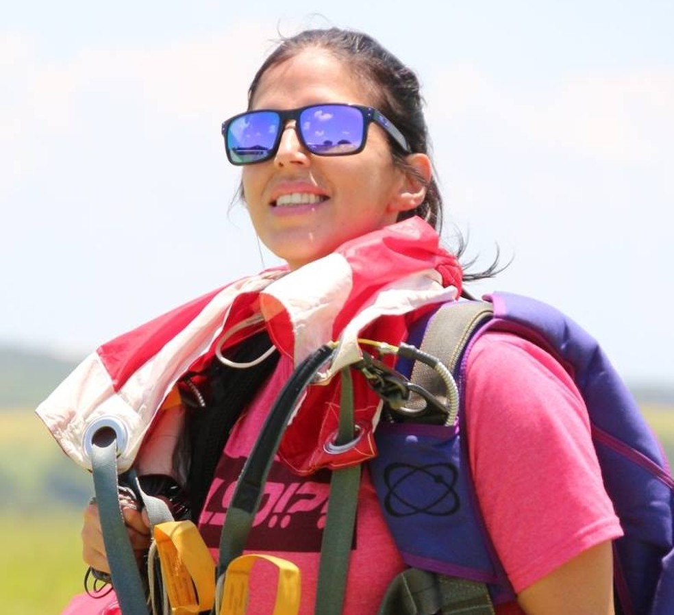 Paraquedista saltava desde 2013 e teria feito diversos saltos no mesmo dia antes de morrer, neste sábado (26), em Boituva (SP) — Foto: Facebook/Reprodução
