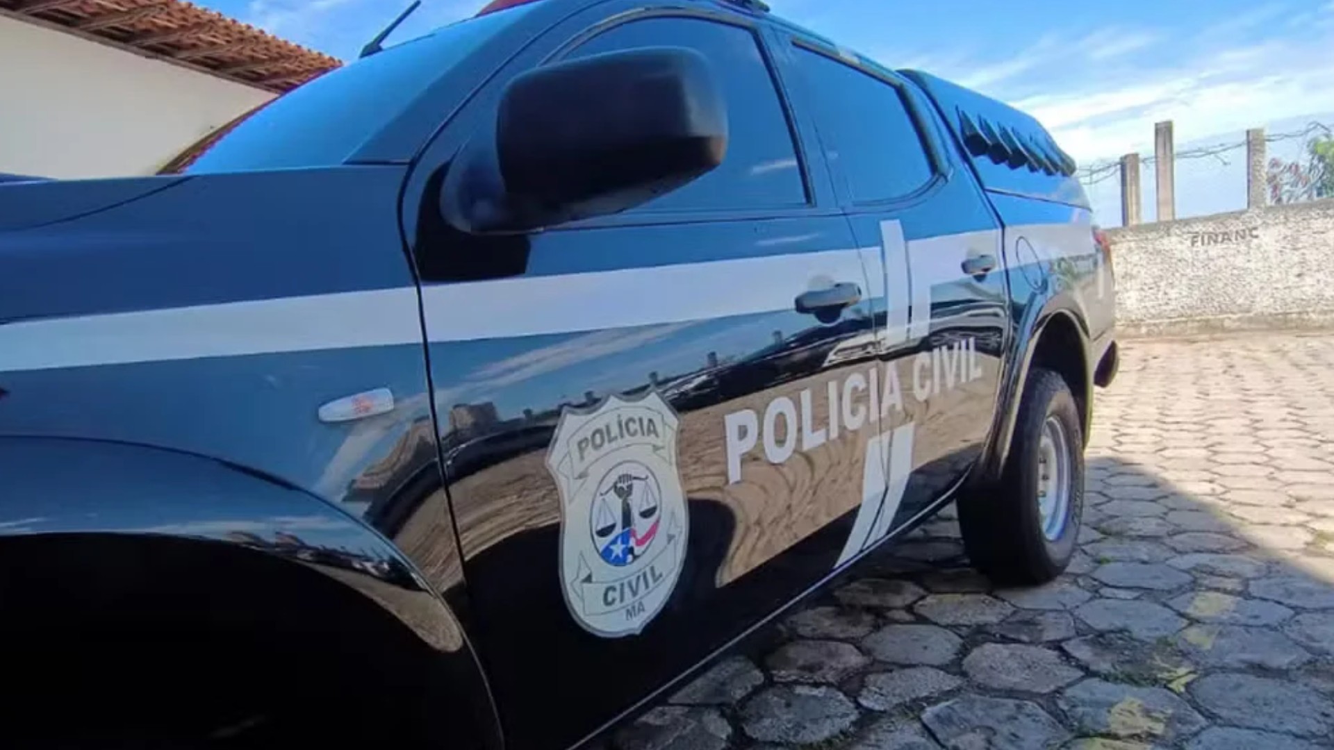 Homem é preso por porte ilegal de arma e adolescente é apreendido com drogas em Timon
