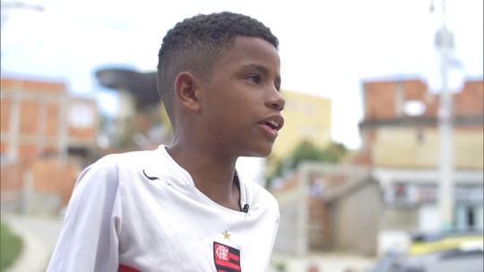 Crianças que vivem em áreas de risco falam do cotidiano de violência - Programa: GloboNews Especial 