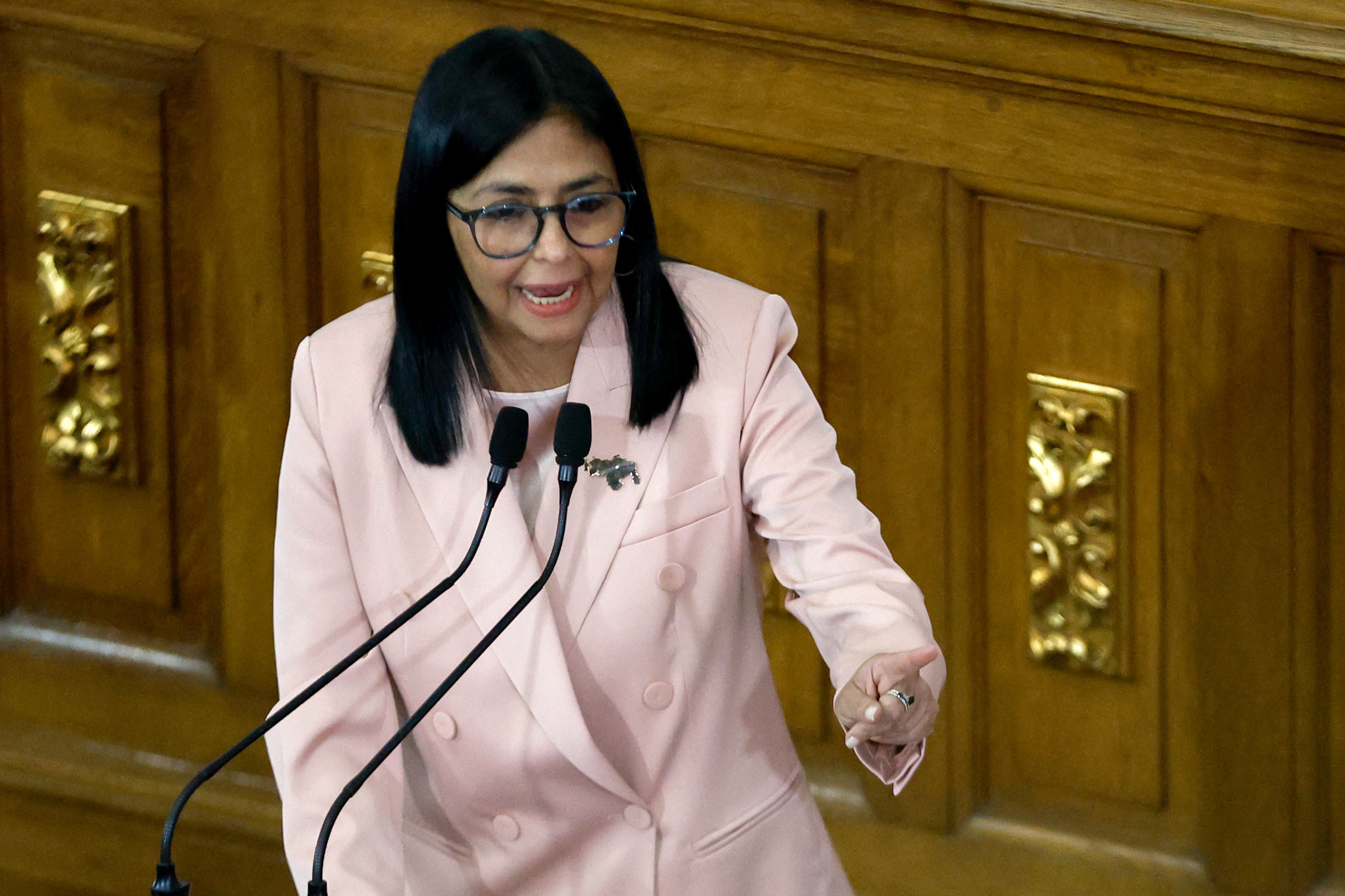 Delcy Rodríguez toma posse como presidente interina da Venezuela após captura de Maduro