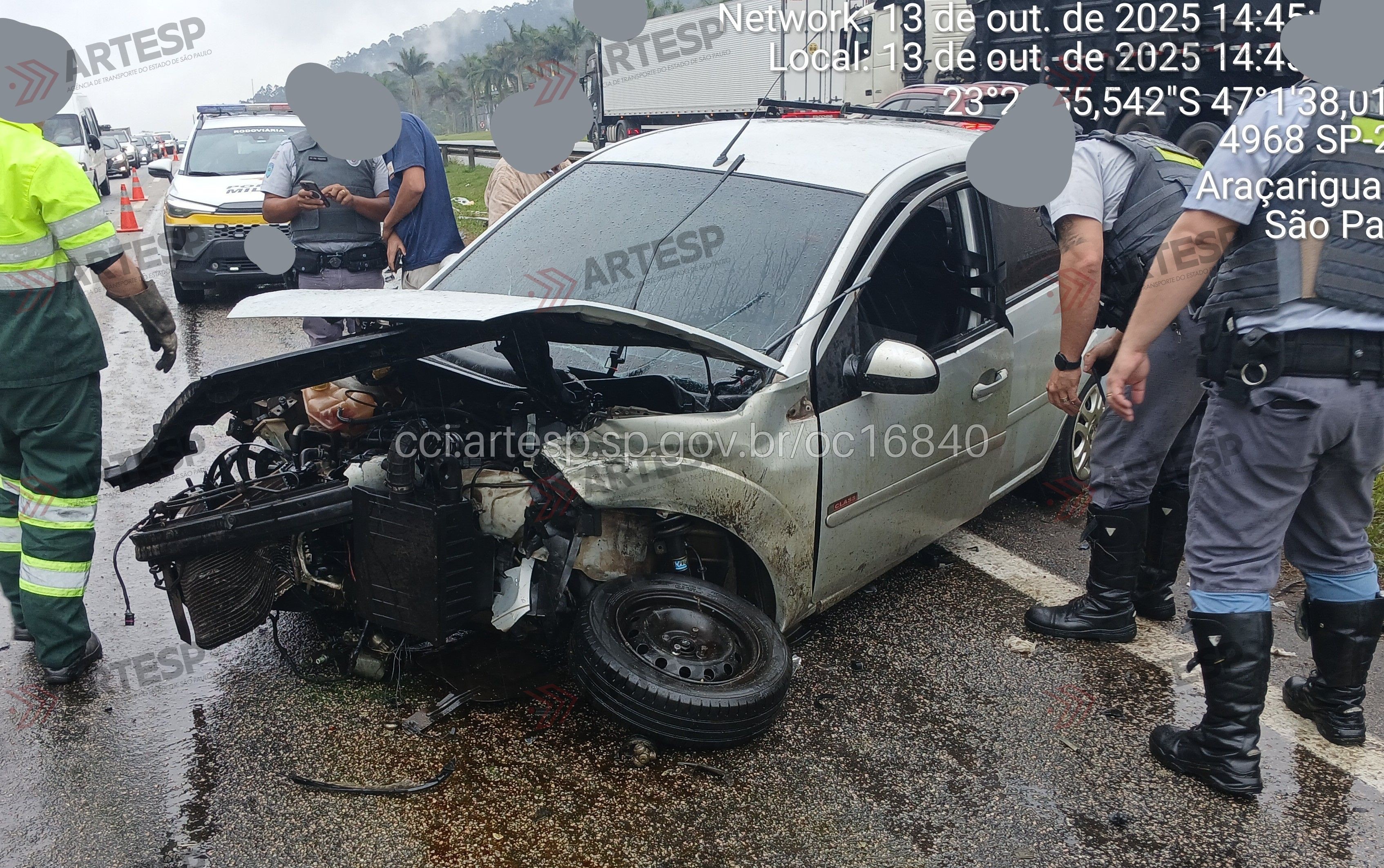 Engavetamento entre três veículos deixa feridos em rodovia de Araçariguama