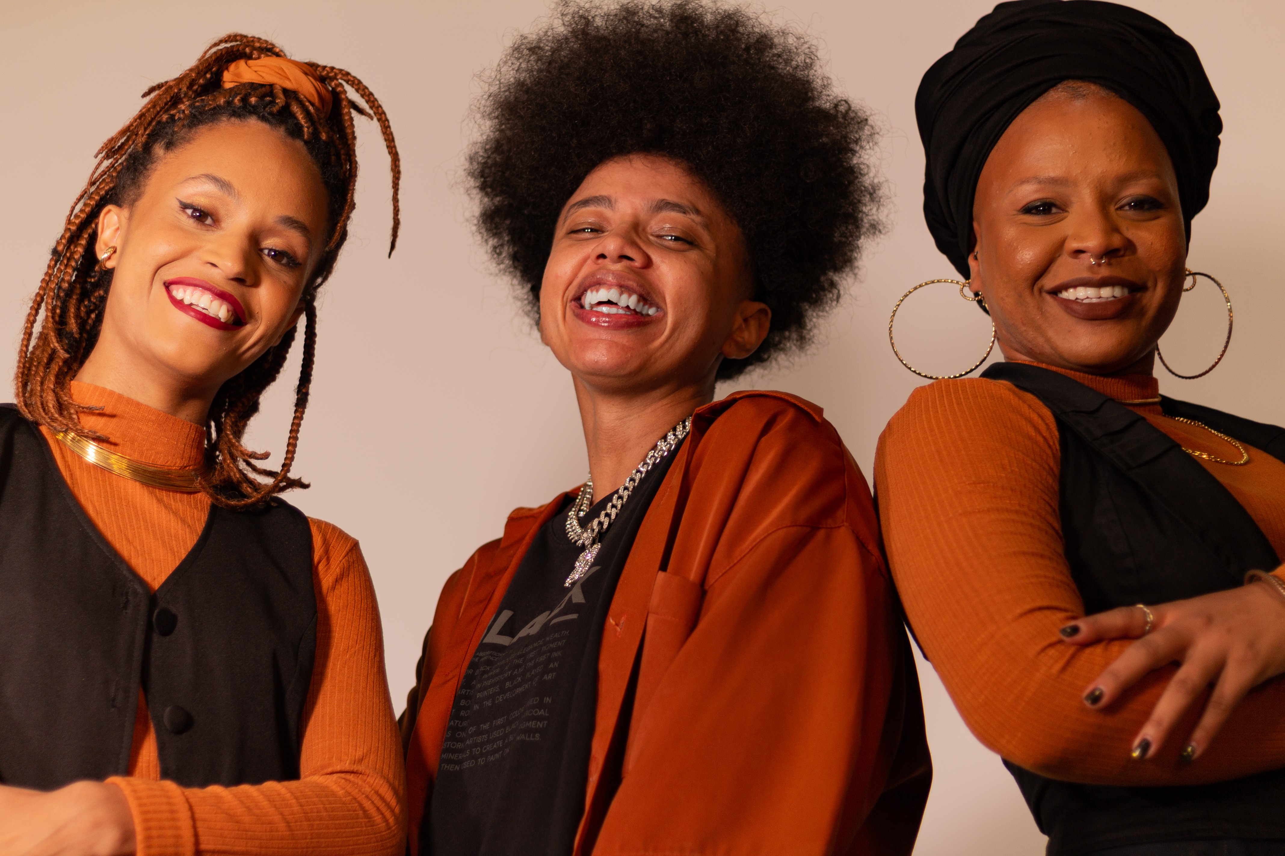 Show resgata raízes ancestrais e empoderamento feminino através de releituras de canções de mulheres negras