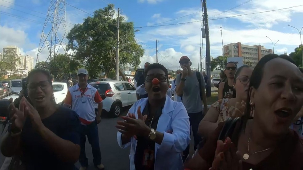 Enfermeiros cobram pagamento do piso em Salvador &mdash; Foto: Reprodu&ccedil;&atilde;o/TV Bahia