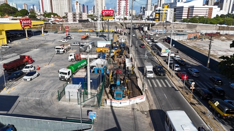 Trecho da Avenida Tancredo Neves, em João Pessoa, vai ficar um mês interditado para obras no esgoto