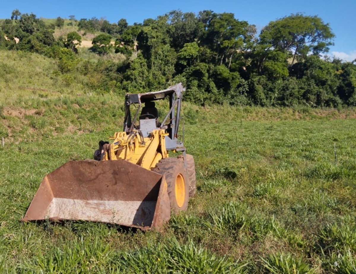 Homem morre ao capotar trator e cair em ribanceira de 300 metros no Oeste de SC