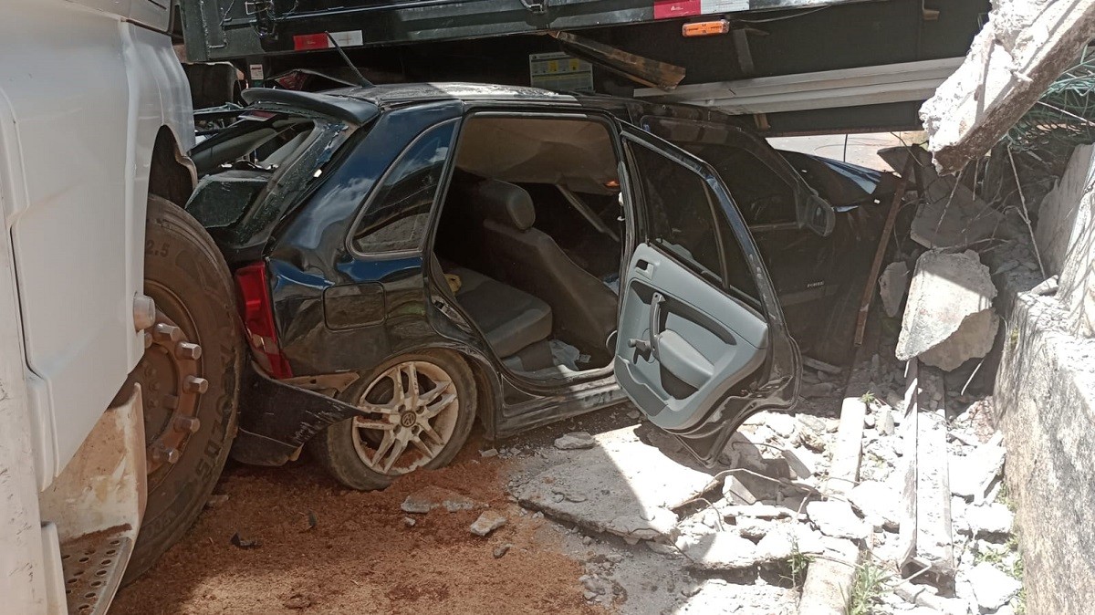 Carreta arrastada por trem em MG expõe riscos de passos em nível em Goiás