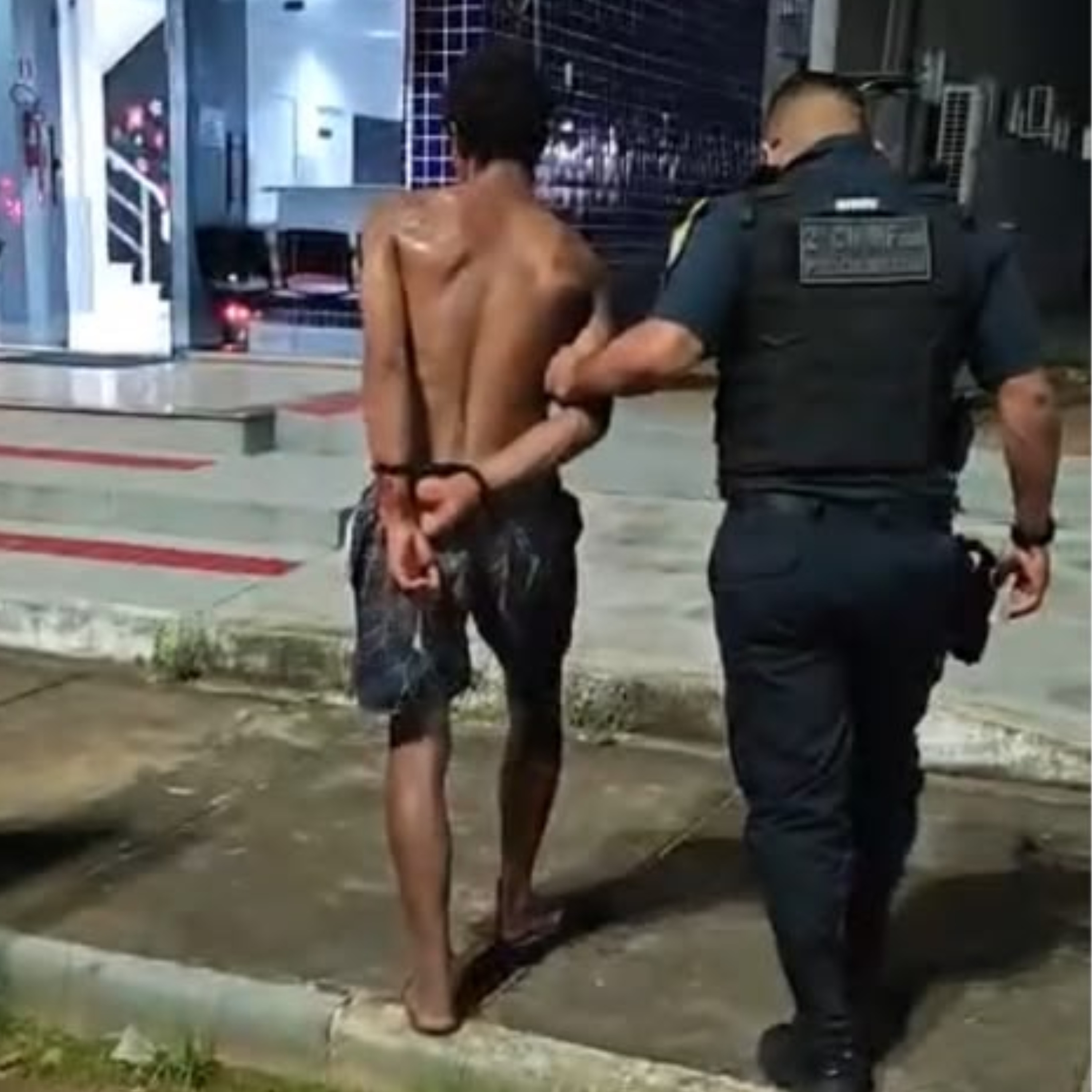 Homem é esfaqueado seis vezes durante roubo e suspeito é preso no interior de Roraima
