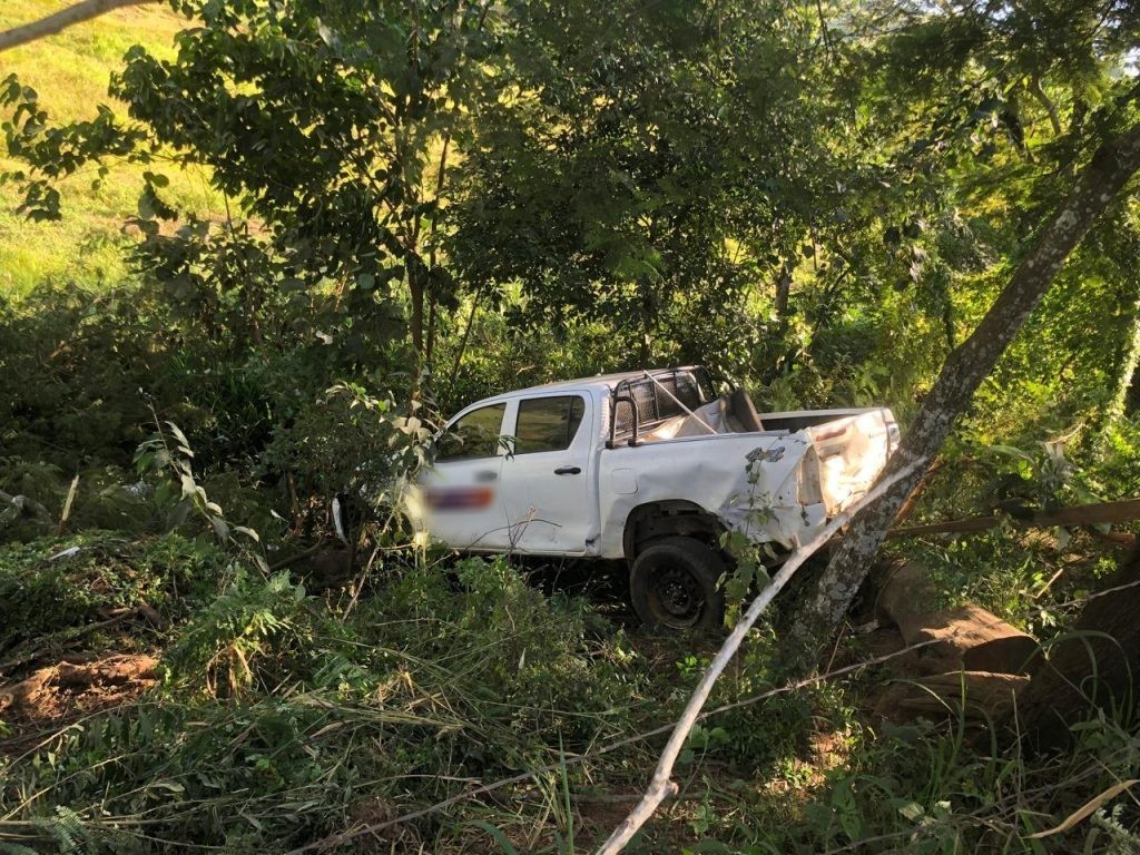 Engavetamento com seis veículos deixa mulher gravemente ferida na MG-285