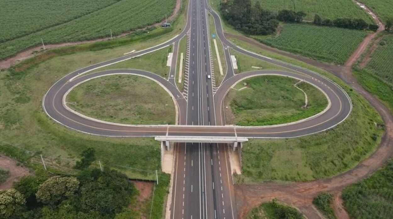 Rodovia tem desvio para pista nova nesta terça no interior de SP; veja o que muda