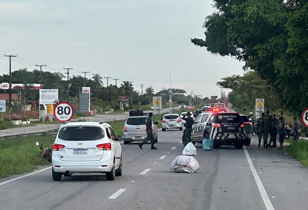 Policial morre em acidente após colidir contra animal e ser atingido por carro na Grande Fortaleza — Foto: Reprodução