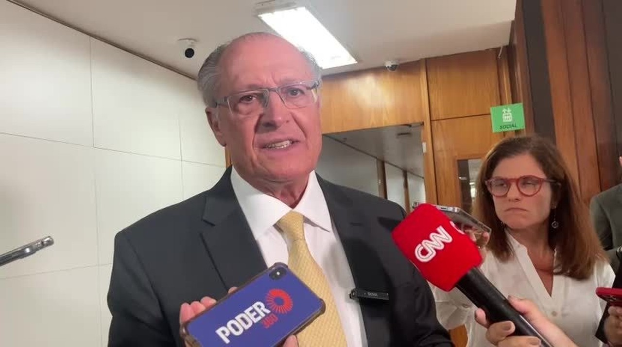 Governo Trump faz nova ameaça ao Brasil e diz acompanhar 'de perto' situação de Bolsonaro
