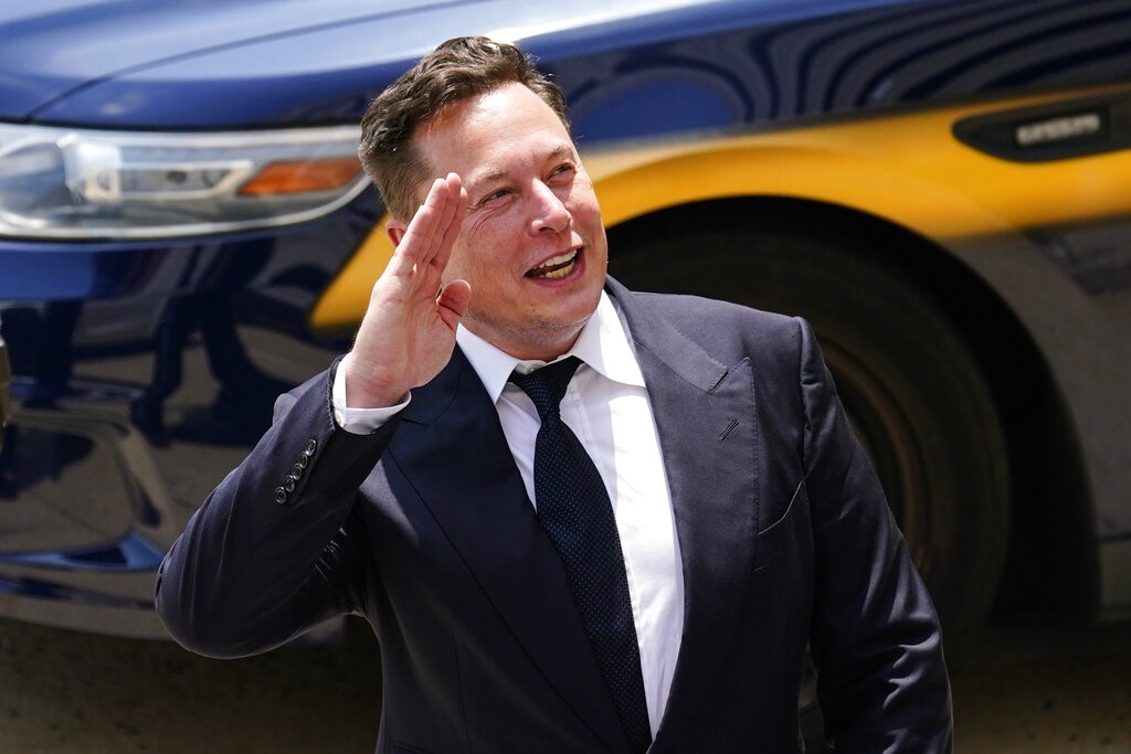 Elon Musk perde mais de R$ 100 bilhões em um dia por vendas decepcionantes da Tesla na Europa