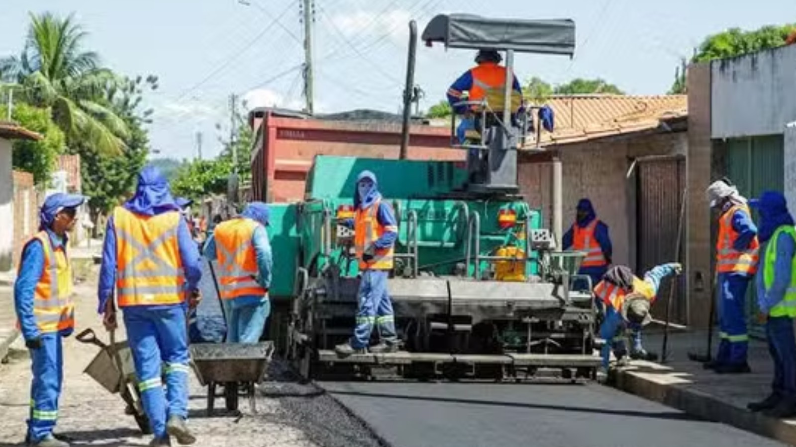 Ruas e avenidas de Teresina recebem obras de tapa-buracos e asfaltamento; veja programação