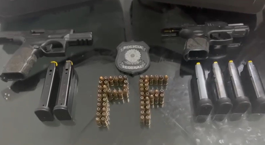 Tráfico internacional de drogas: Polícia Federal apreende armas e munições em casa de Cosmópolis