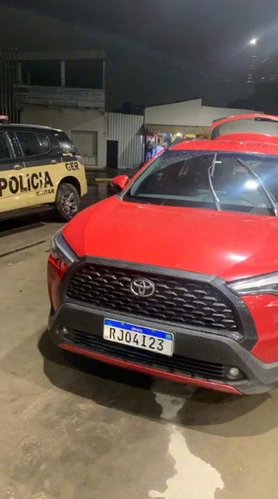 PM intercepta carro com reféns no porta-malas na BR-040 e desmantela sequestro iniciado no RJ
