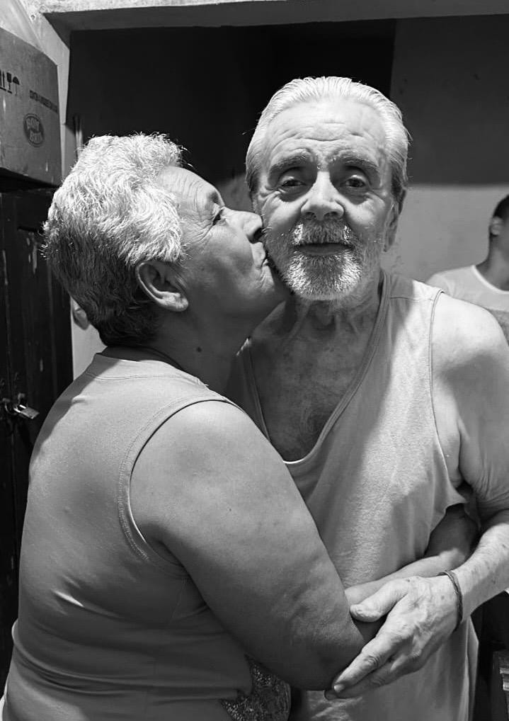 Casal que viveu 43 anos junto morre com diferença de menos de duas horas 