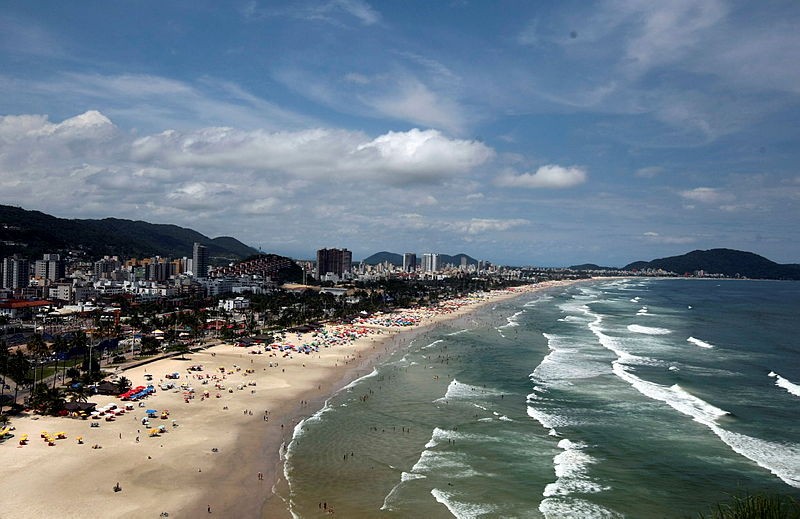 Turista morre afogado e outros banhistas são resgatados em praia do litoral de SP
