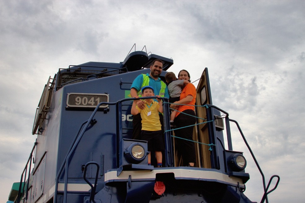 Casal de engenheiros Andriele Rodrigues e David Prado Córdova, que deixou Curitiba (PR) para trabalhar e morar em Mato Grosso — Foto: Arquivo pessoal
