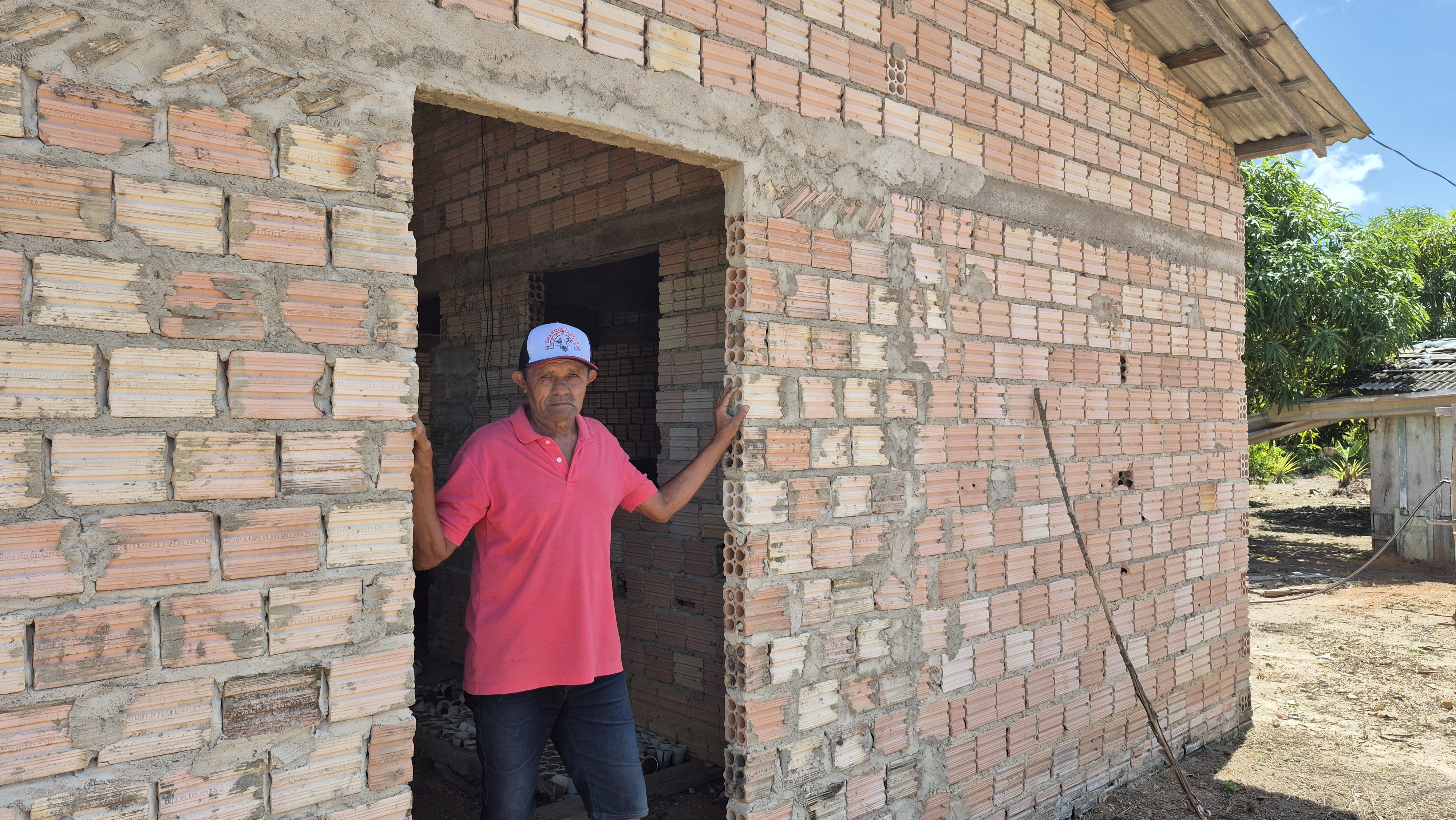 Agricultores denunciam pressão para deixar terras e até destruição de casas em vila no interior de RR: 'Quebraram tudo'