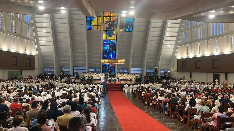 Missa dos Santos Óleos na Catedral Metropolitana de Natal  — Foto: Kleber Teixeira/Inter TV Cabugi