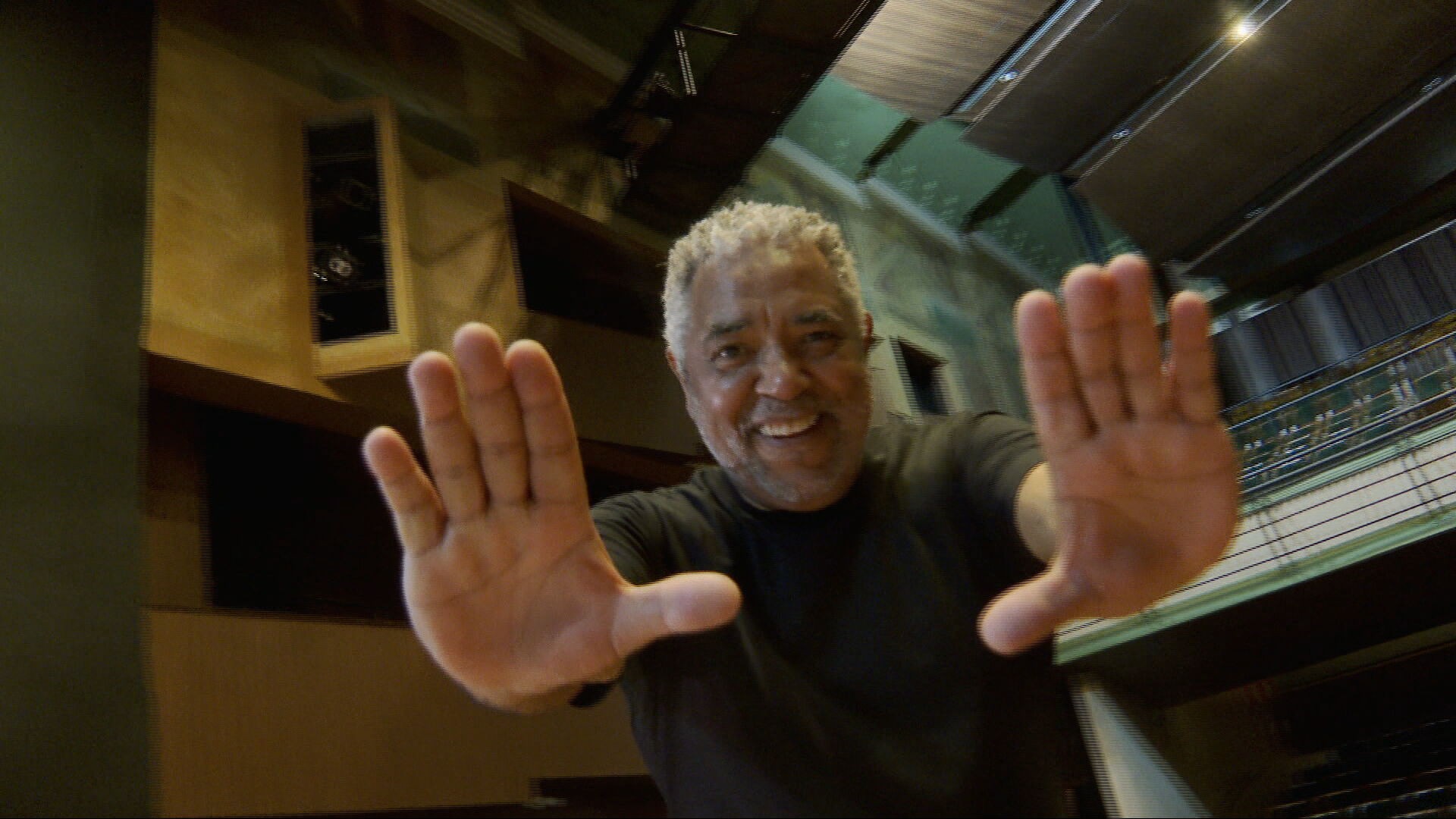 'Orgulho danado', diz o ator mineiro Carlos Francisco sobre atuar em 'O Agente Secreto', que concorre ao Oscar em 4 categorias