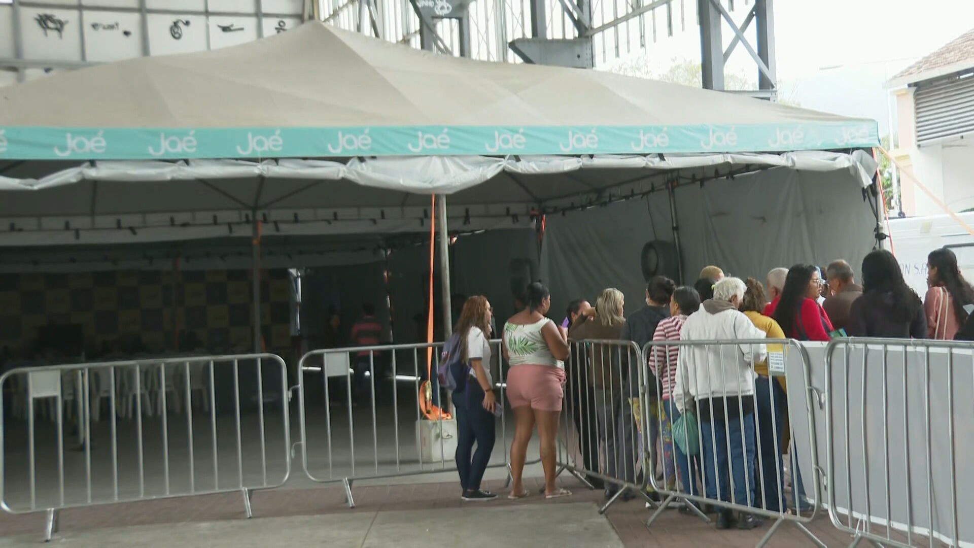 No 2º dia de uso exclusivo do Jaé, passageiros buscam postos para resolver dificuldades com sistema de bilhetagem