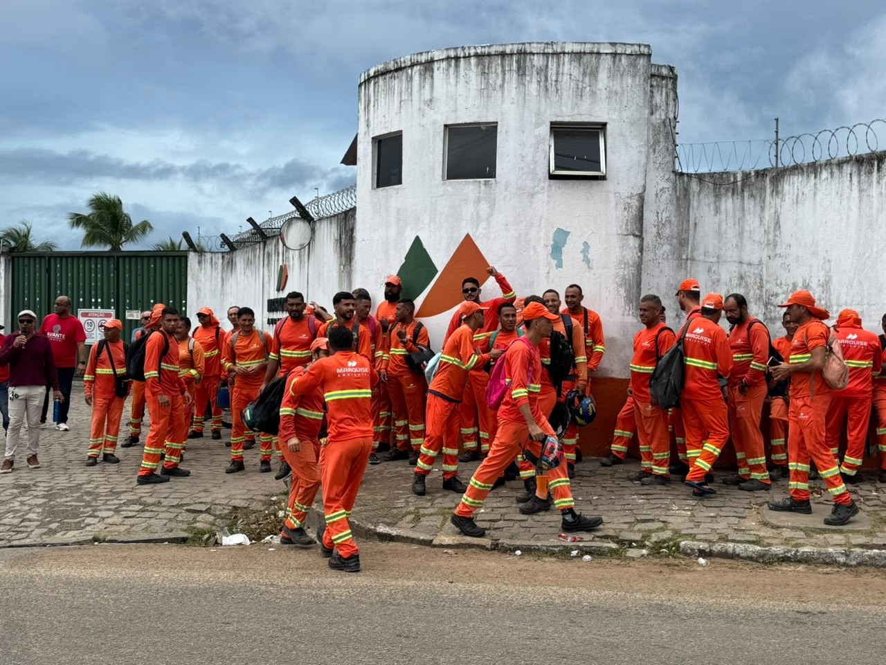 Garis fazem paralisação em seis cidades do RN nesta segunda-feira (22)
