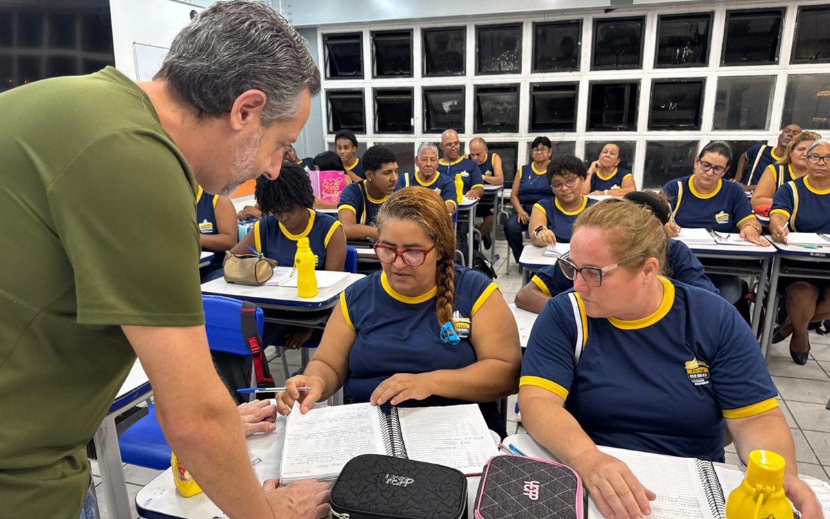 Matrículas contínuas na EJA: o exemplo de Rio das Ostras e os desafios de Goiânia