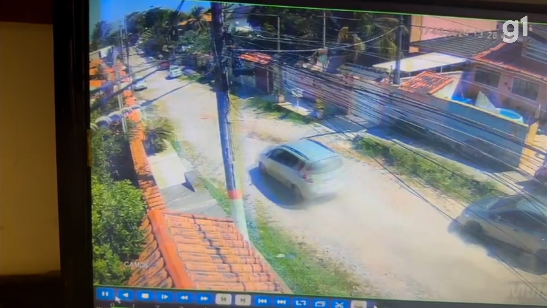 Homem que arrastou ex-mulher com o carro e voltou para atropelá-la é condenado a 18 anos de prisão em Maricá, no RJ
