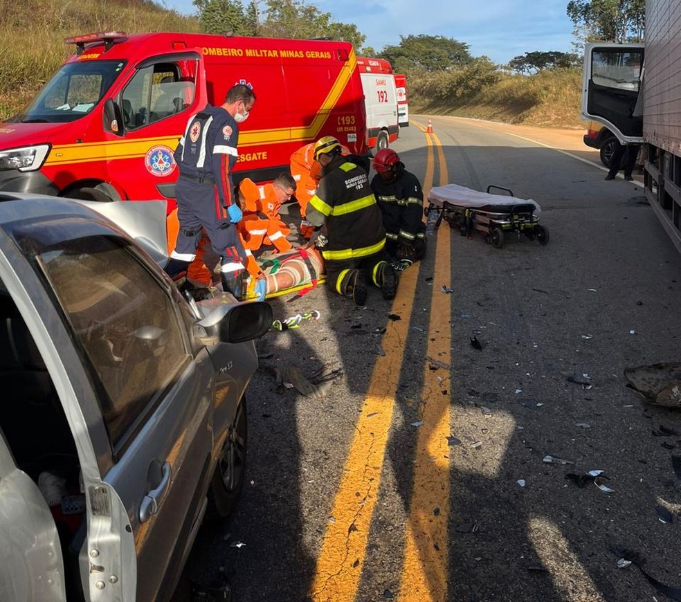 Acidente aconteceu na manhã desta terça-feira (27) — Foto: Corpo de Bombeiros/Divulgação