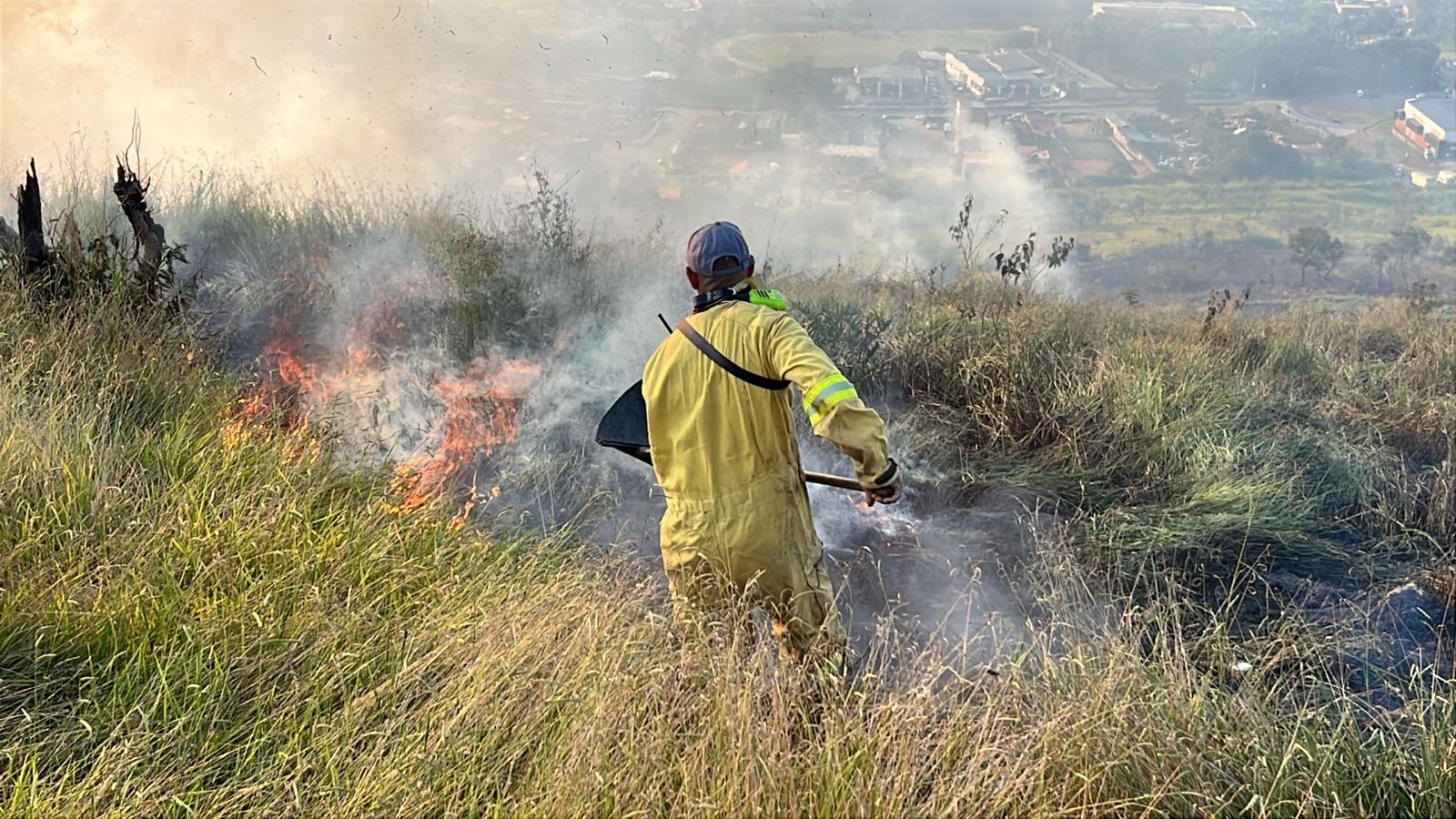 Defesa Civil alerta para risco alto de incêndios em pontos do Vale do Paraíba a partir desta quinta (13)