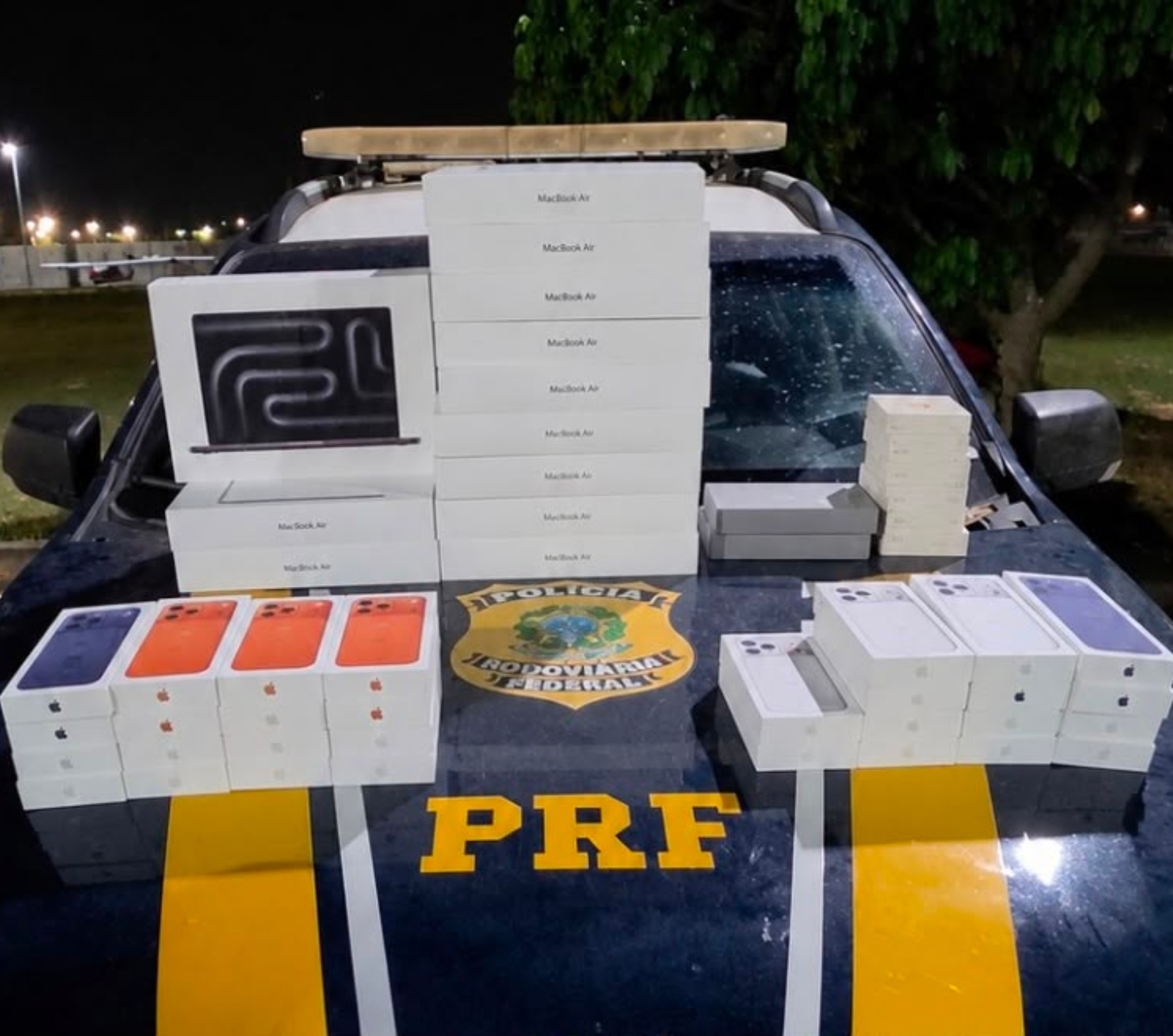 Homem é preso com 50 iPhones 17, MacBooks, relógios e anéis trazidos ilegalmente da Guiana em RR