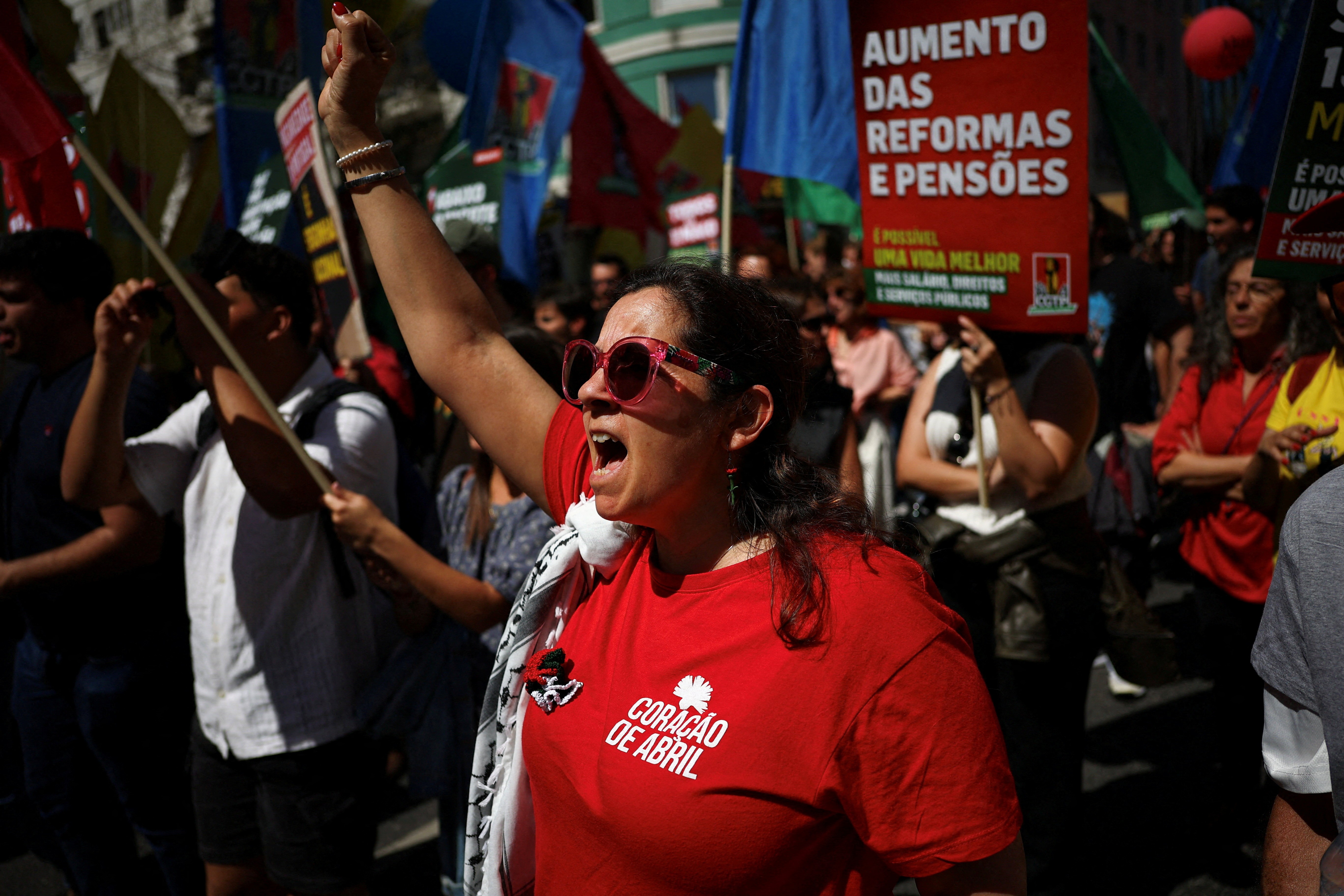 Portugal faz greve geral contra mudanças na lei trabalhista; veja os impactos