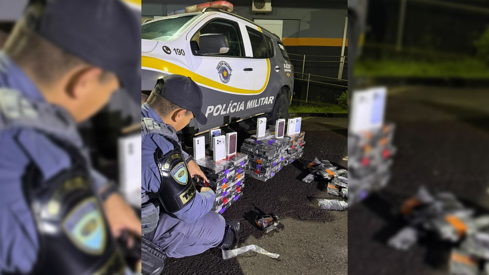 1 de 1
Mais de 340 celulares foram apreendidos na madrugada desta quarta-feira (7), em Santa Cruz do Rio Pardo (SP) &mdash; Foto: Pol&iacute;cia Militar Rodovi&aacute;ria