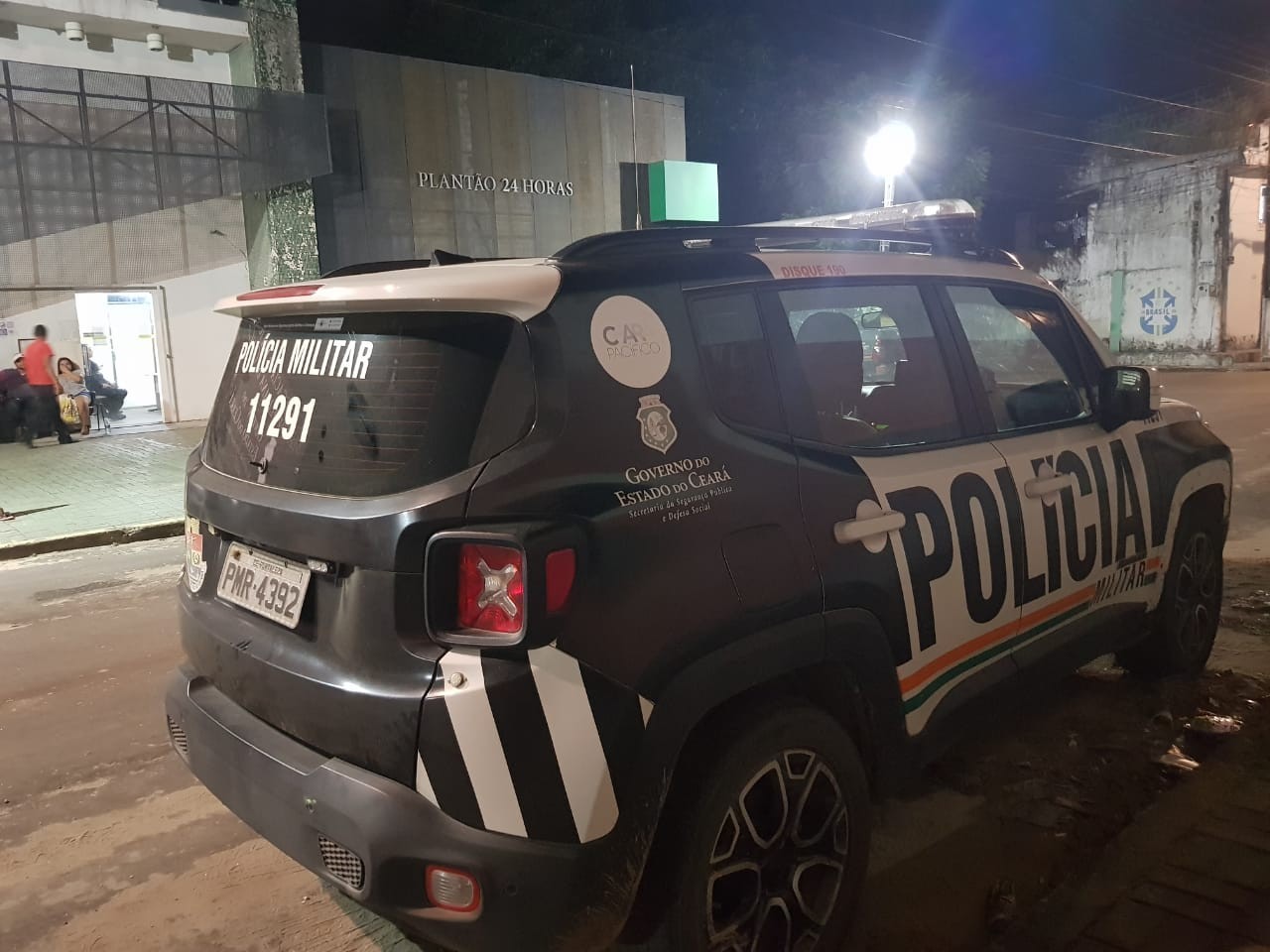 Dois jovens são mortos a tiros dentro de residência na Grande Fortaleza