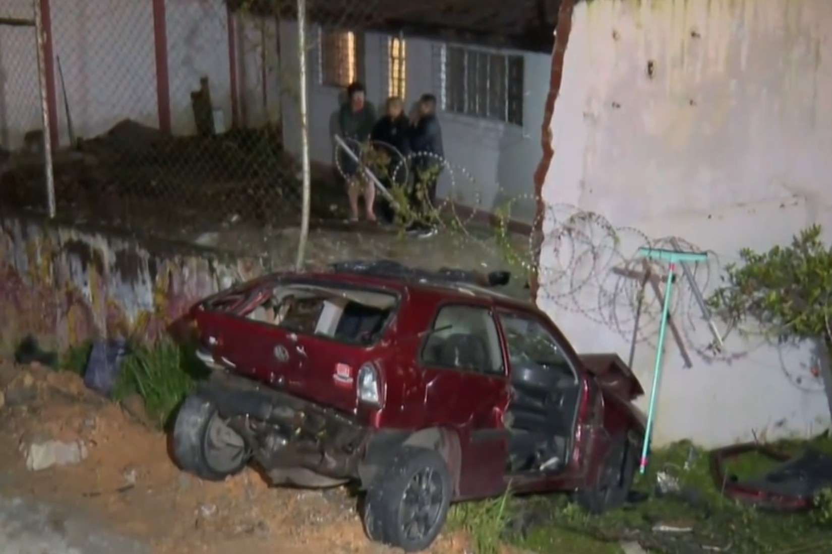 Motorista de aplicativo que conduzia carro a 176 km/h atinge veículo e acidente mata uma pessoa, em Curitiba