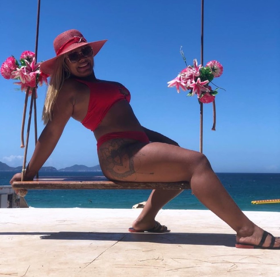 Rayene Carla Reis Lima é apontada como a líder do grupo que extorquiu mais de 30 vítimas no RJ. — Foto: Reprodução redes sociais