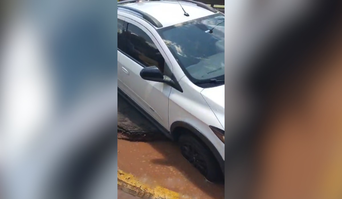 ‘População está indignada, pedindo socorro’: buracos no asfalto dificultam trânsito e causam prejuízos no interior de SP 