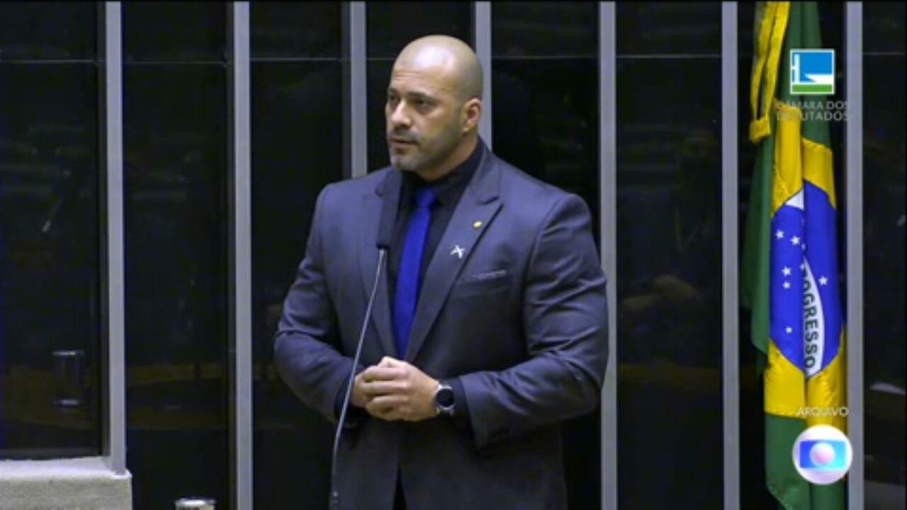 Daniel Silveira foi até em shopping durante violação da liberdade condicional, informa secretaria ao STF; Moraes cobra explicação