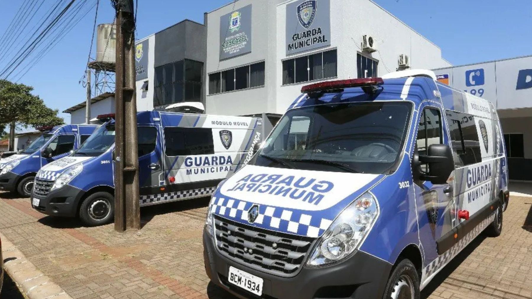 Criança de 6 anos é colocada sozinha em carro de aplicativo, mas ninguém a recebe e ela vai para abrigo no Paraná