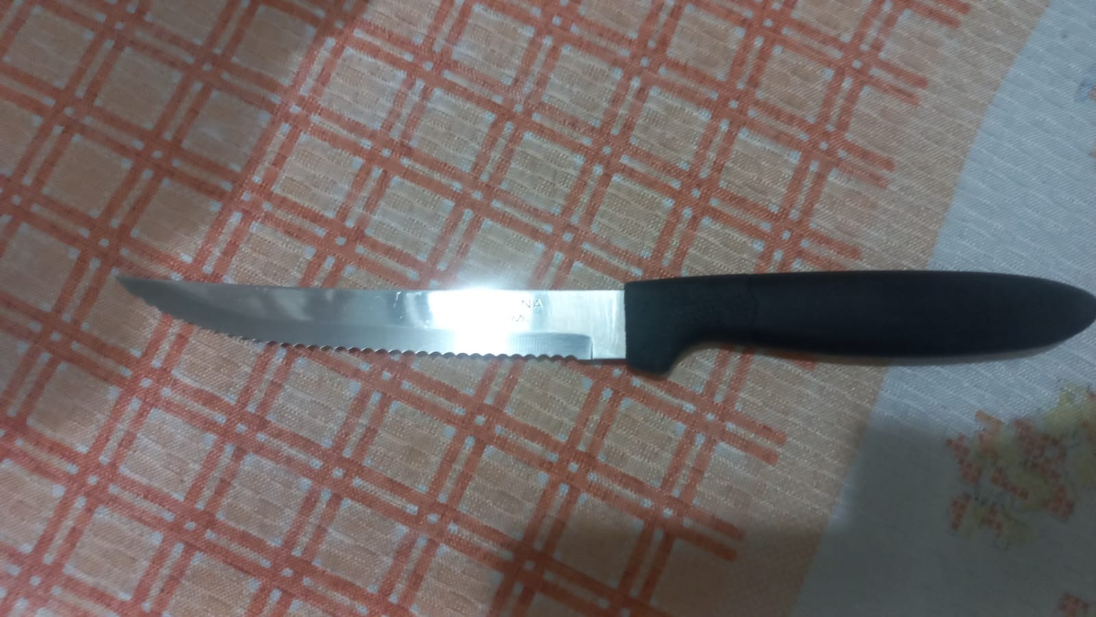 Mulher é presa por tentativa de homicídio após esfaquear homem em condomínio de Limeira
