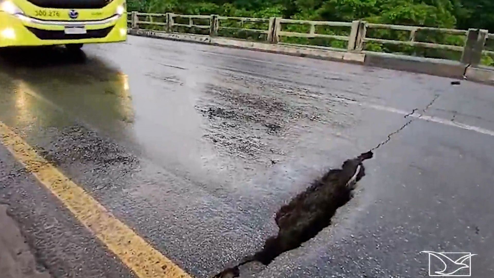 Ponte do Caratatiua apresenta rachaduras e buracos e preocupa motoristas em São Luís