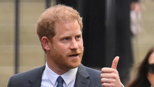 Príncipe Harry é absolvido de acusações de assédio em ONG africana - Agência reguladora do Reino Unido afirmou que não encontrou "nenhuma prova" de "assédio ou intimidação generalizados ou sistêmicos" nem de "misoginia ou misoginia contra mulheres negras". Acusações foram feitas por presidente da ONG Sentebale.