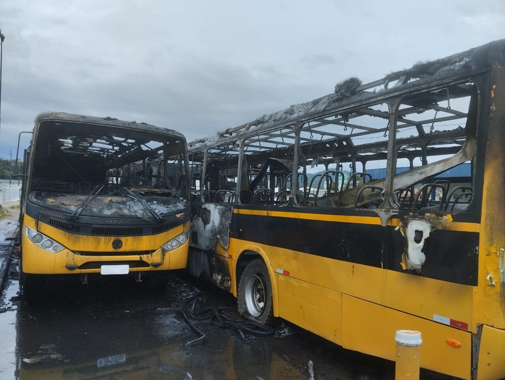 G1 - Incêndio causa estrago em salas de escola na Grande Florianópolis -  notícias em Santa Catarina