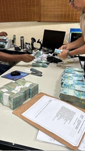 Operação Sem Refino: PF apreende R$ 1,1 milhão em moeda estrangeira na casa de suspeito de operar propinas no RJ