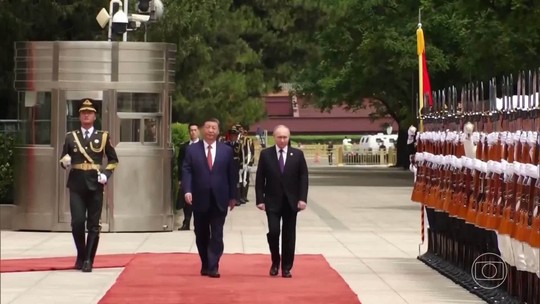 Em Pequim, Vladimir Putin anuncia o fortalecimento da cooperação com a China - Programa: Jornal Nacional 