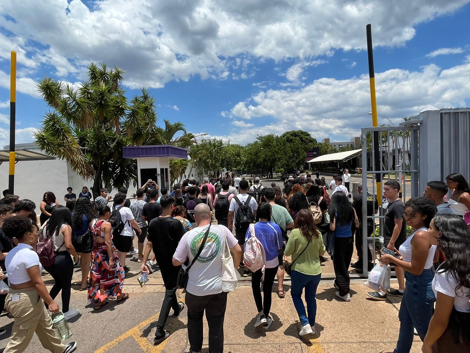 Enem 2023: estudantes do DF reclamam de calorão durante exame; veja como foi segundo dia de prova 