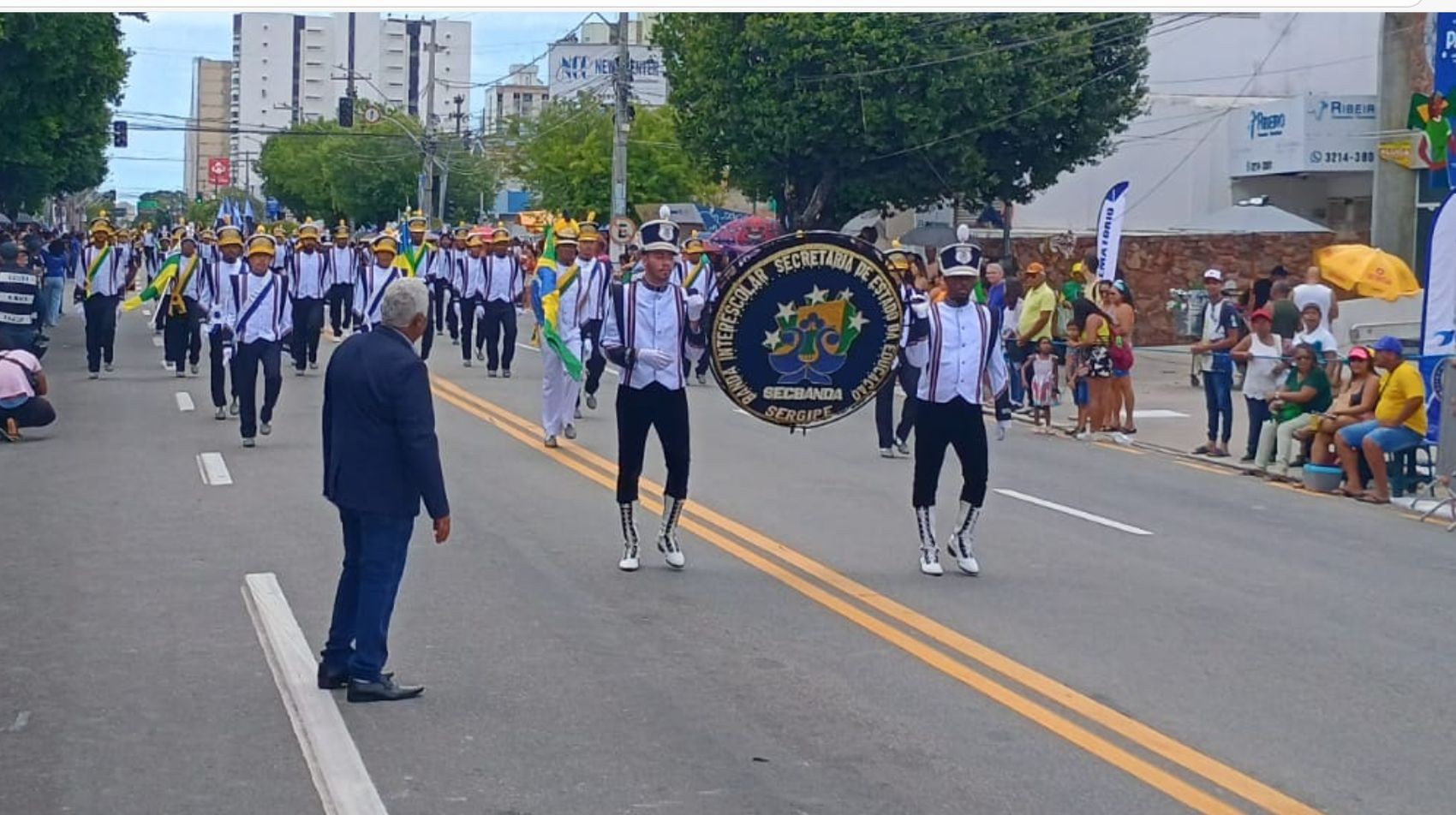 Independência do Brasil: militares e estudantes participam de Desfile Cívico em Aracaju